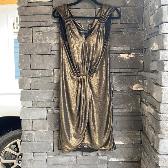 WOMENS MM COUTURE FORMAL GOLD METALLIC DRESS NWT SIZE:L - Picture 1 of 3